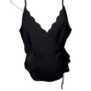 2/$15💥 E&M Black Scalloped Wrap Top Sz M Bin P